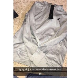 clothes/sports shoes